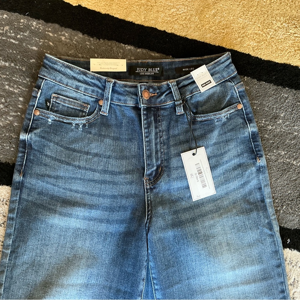 Judy Blue High Rise Vintage Wash Crop Wide Leg Jeans Sz 3/26 NWT! - Picture 3 of 6